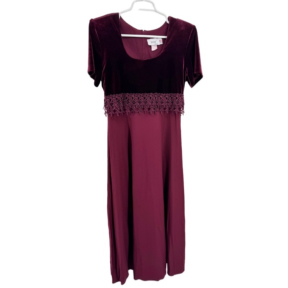 Jody Dresses & Skirts - Elegant Burgundy velvet top lace detail 90s vintage tie back Dress 7 Y2K holiday